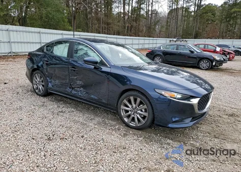 2021 Mazda 3 Select z USA, uszkodzony, nr VIN JM1BPABL2M1335018